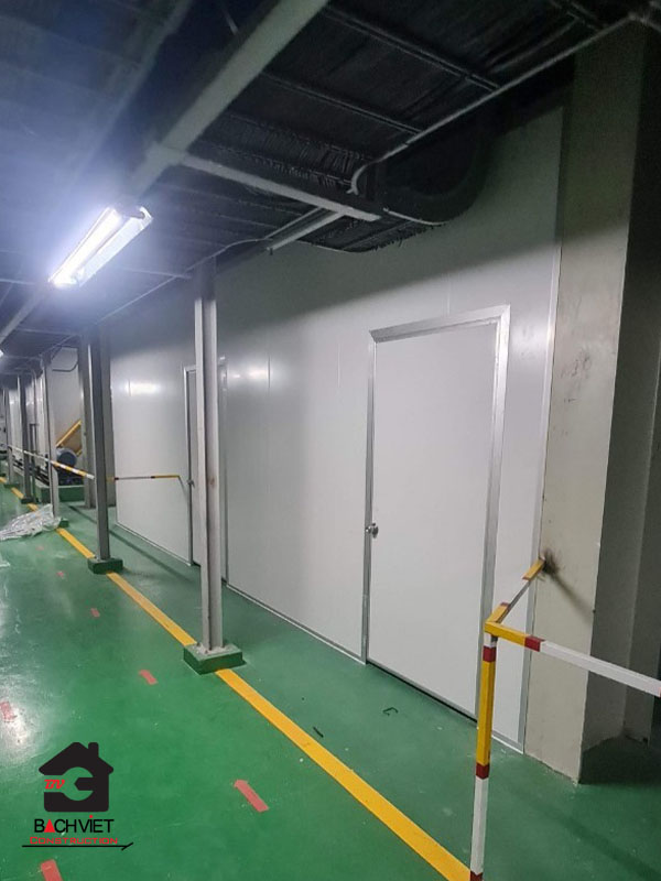 Lắp dựng panel phòng kho Công ty TNHH Seoul Semicoductor Vina